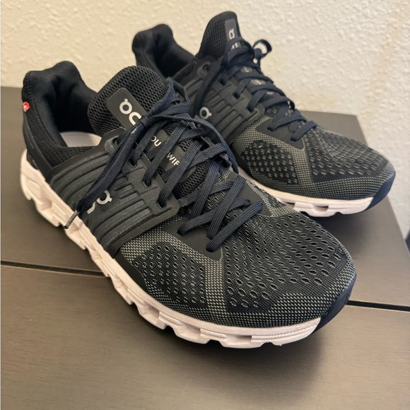 On Running Other - On Cloudswift Sneakers - Black, Size 8 Gently used